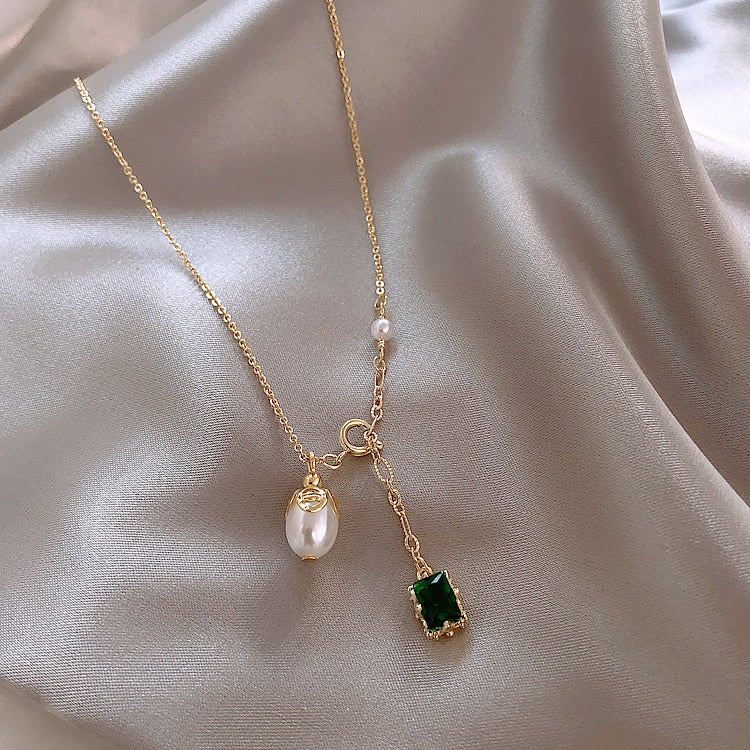 Pearl blanche et Pierre verte